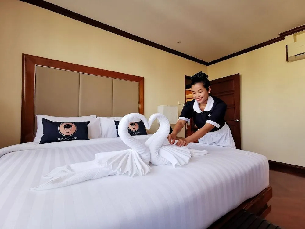 RoomQuest Thonglor