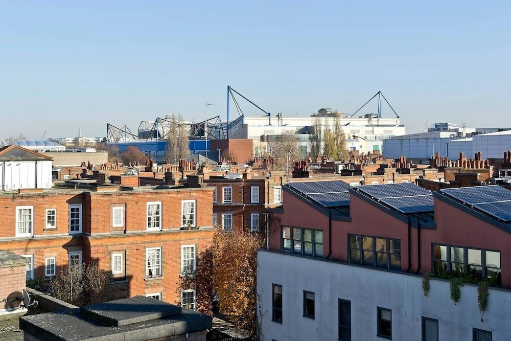 Bright 2 bed Flat With Terrace, 4 Mins From Tube
