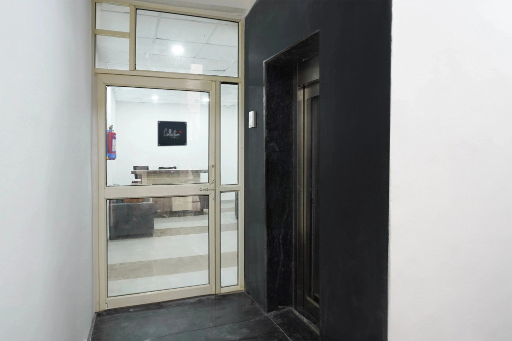 Hotel O Noida Sky Suites Sector 44 Near botanical metro