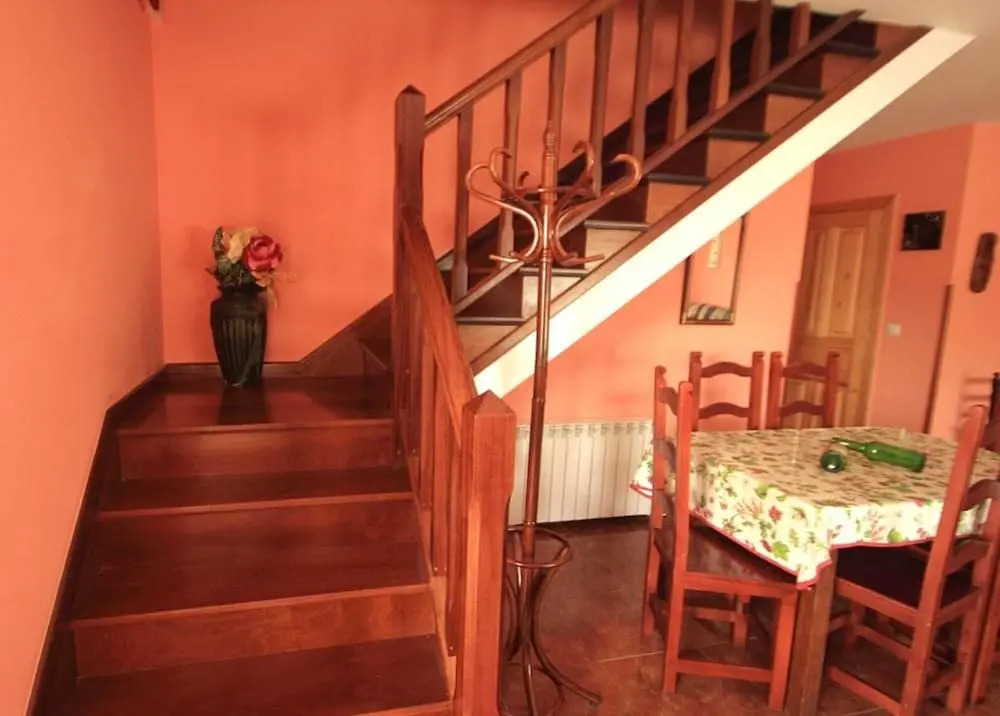 House With 3 Bedrooms in Oviñana, With Wonderful Mountain View, Furnished Terrace and Wifi