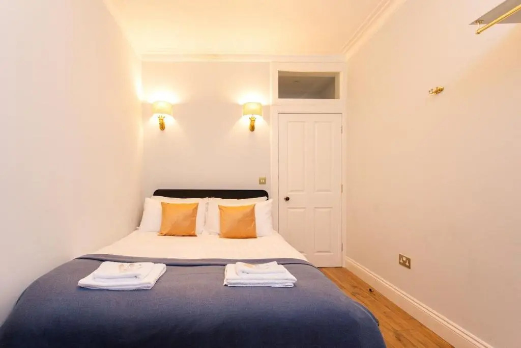 Upper Bow - Luxurious, Modern 1BR Apartment near Castle
