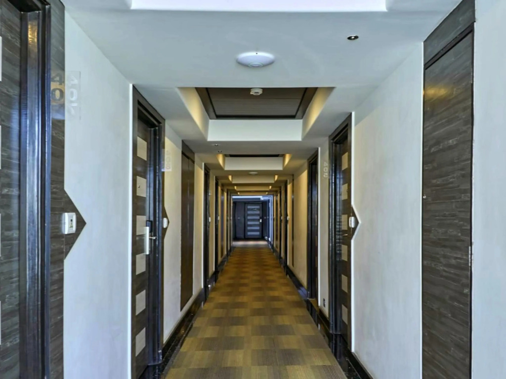 Akshaya Aura