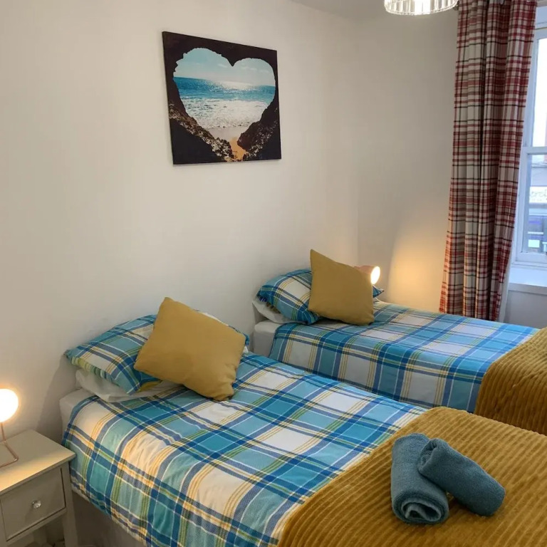 High street Flat