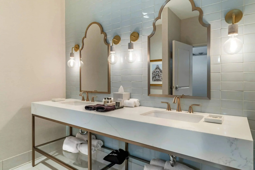 Lyric Hotel West End, Trademark Collection by Wyndham
