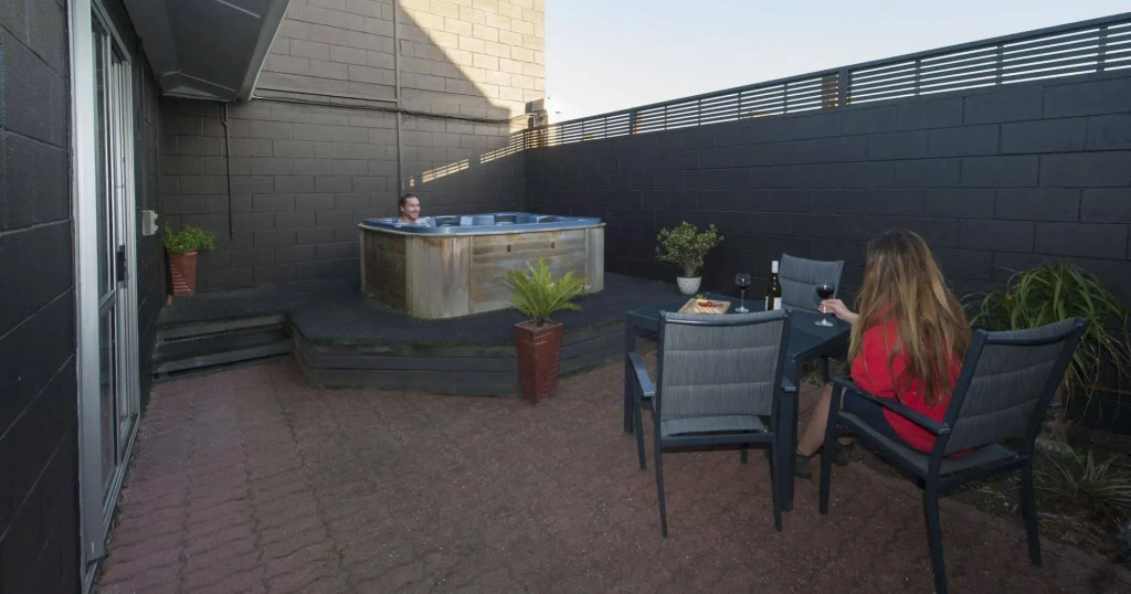 Aura Accommodation