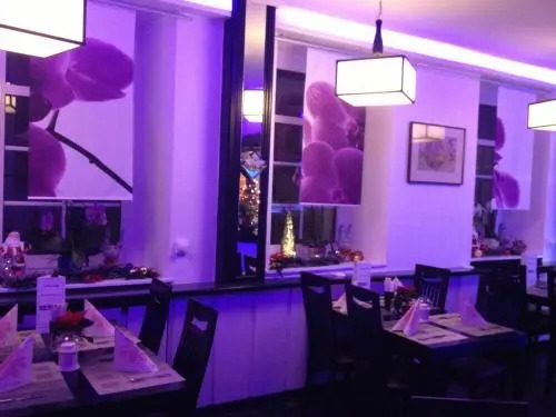 Yumi Hotel Sushi-Steaks & Friends