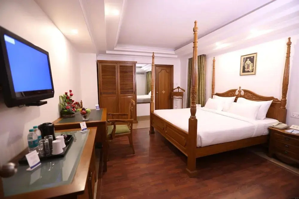 S Hotel