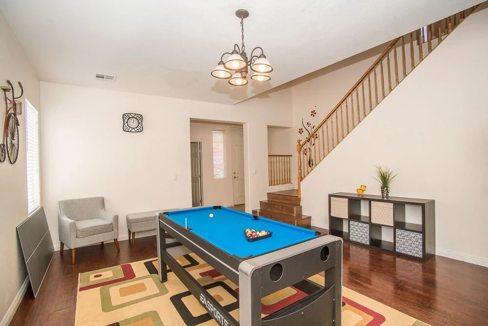 Grey High Roller - 4Bd 3Ba
