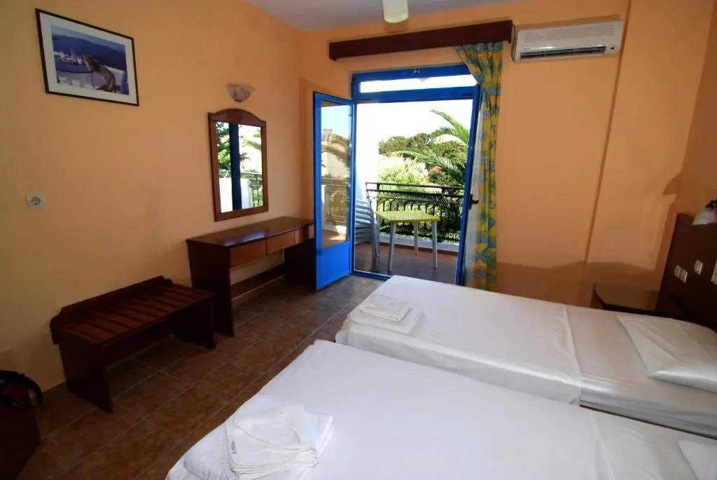 Chrysoula Hotel & Apartments