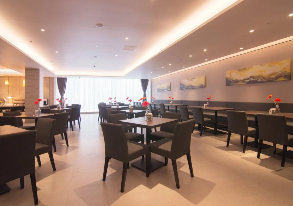 Motel (Shanghai Lujiazui Yushan Road Yuanshen Sports Center)