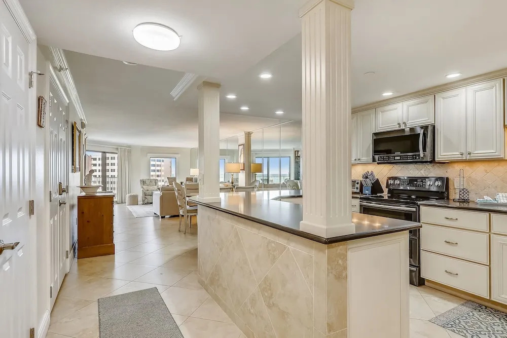 Inlet Reef 411 2 Bedroom Condo by RedAwning