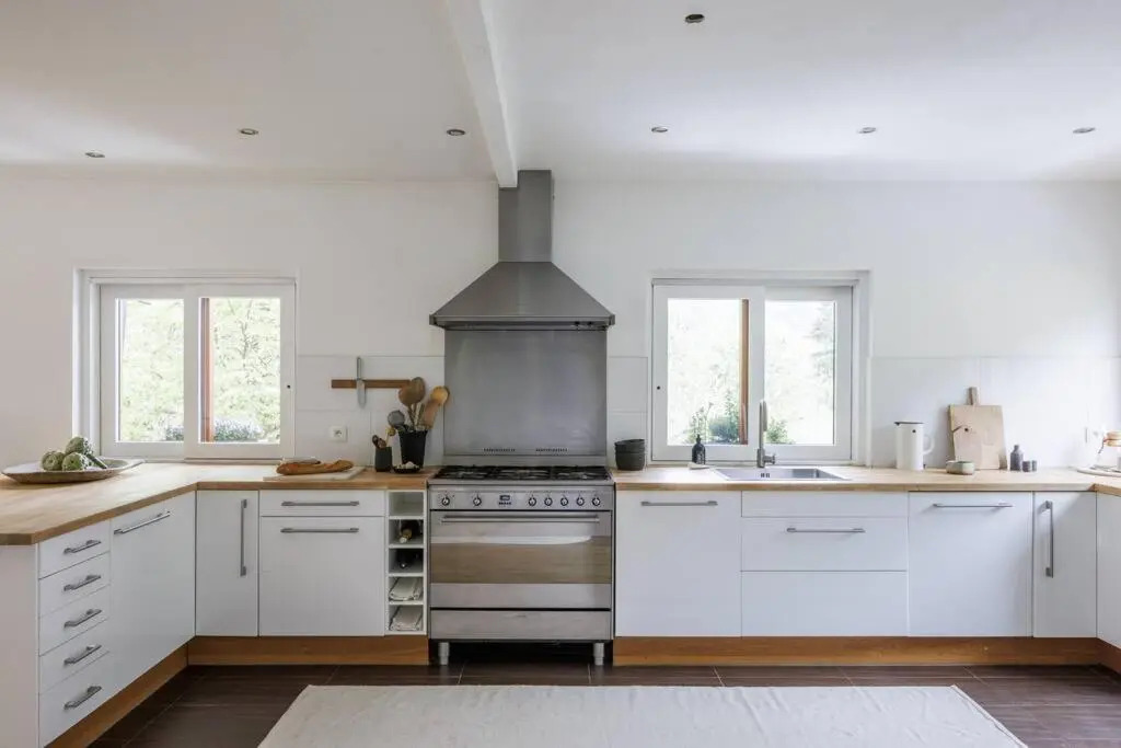 Spacious, contemporary 5Br Chalet with glacial views