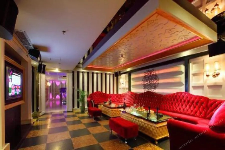 Donghu Grand Hotel