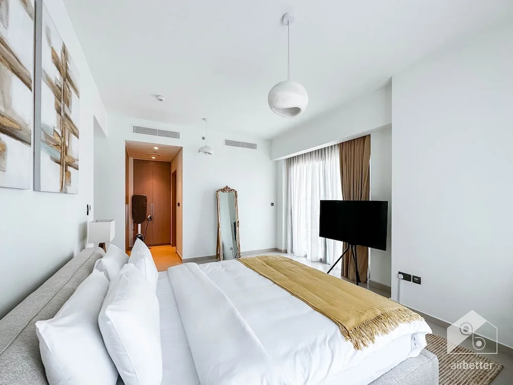 Luxurious 2B with Breathtaking Views Downtown