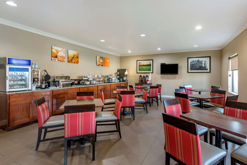 Comfort Inn & Suites Muncie Near University
