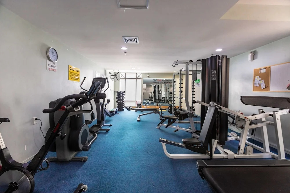 Cosy Two Bedroom in CBD with Pool