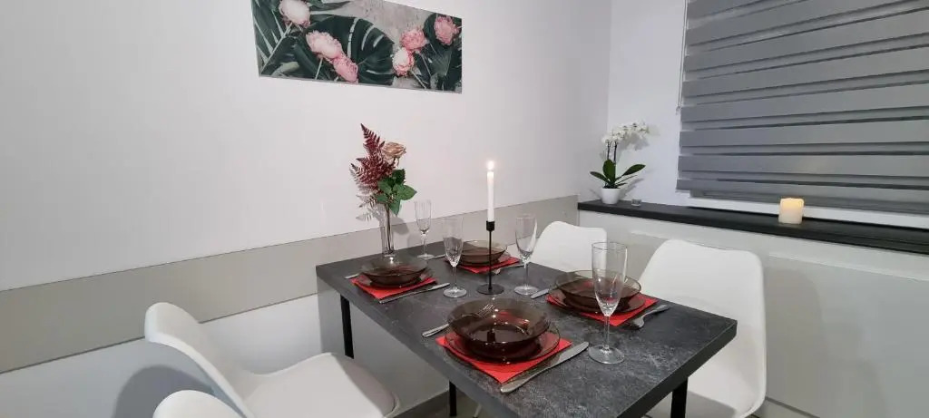 Art Apartment 3