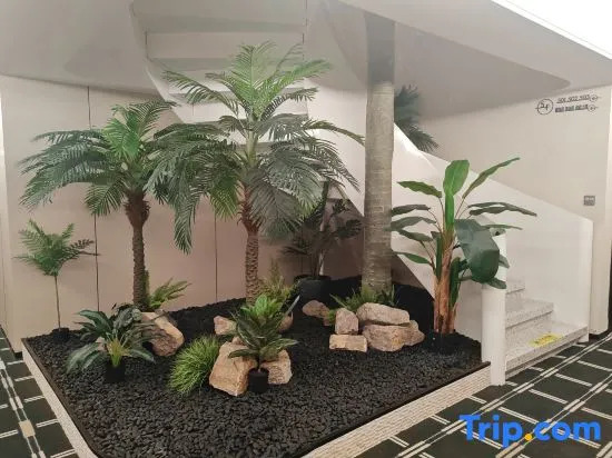 He Fischer Garden Hotel