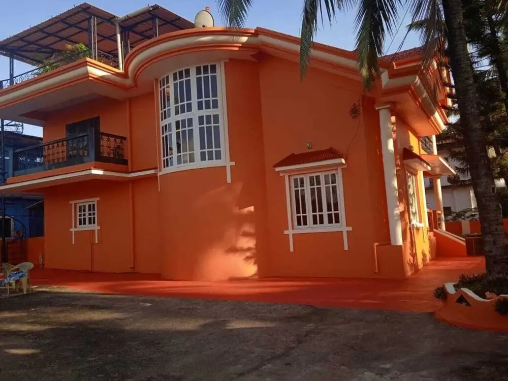 Villa - Sleeps 8 - Garden - Parking - Patio