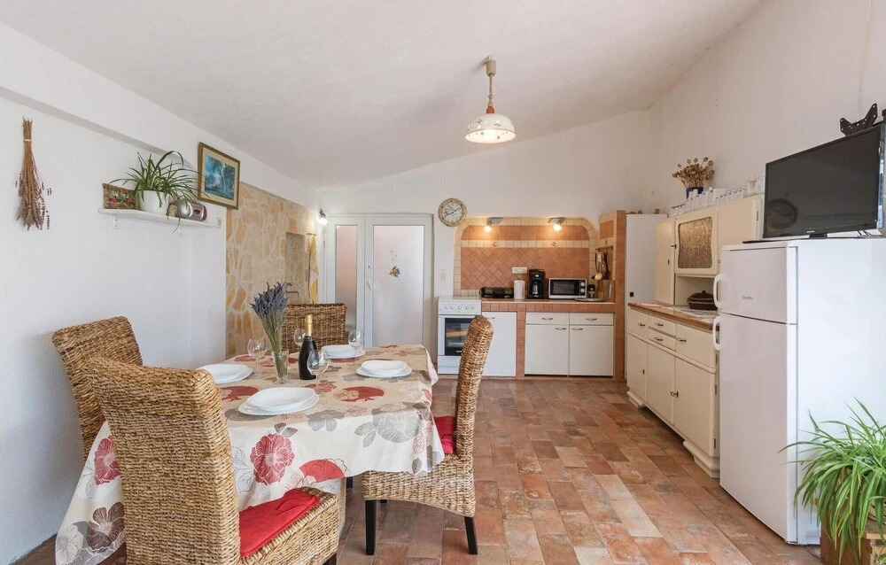Four-Bedroom Holiday Home In Vodnjan