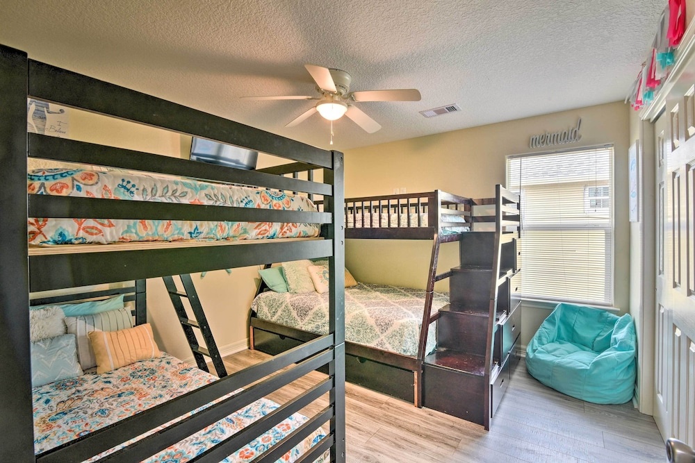 Private Beach Access: Coastal Freeport Home!