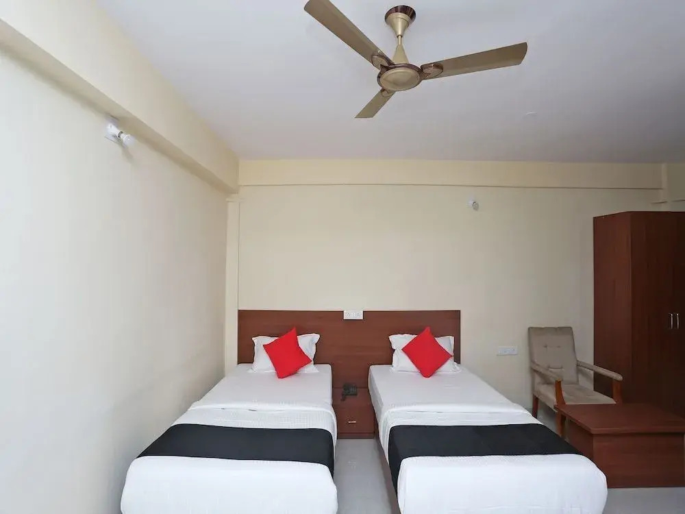 Ekamra Inn by OYO Rooms
