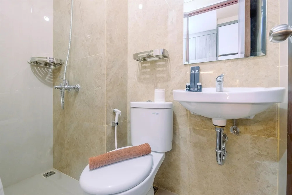 Comfortable and Cozy Studio Room at Transpark Cibubur Apartment By Travelio