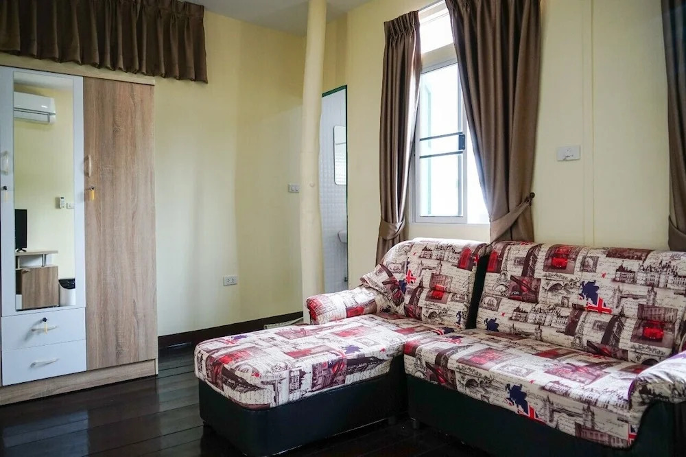 Town Home by The Warehouse Chiang Mai