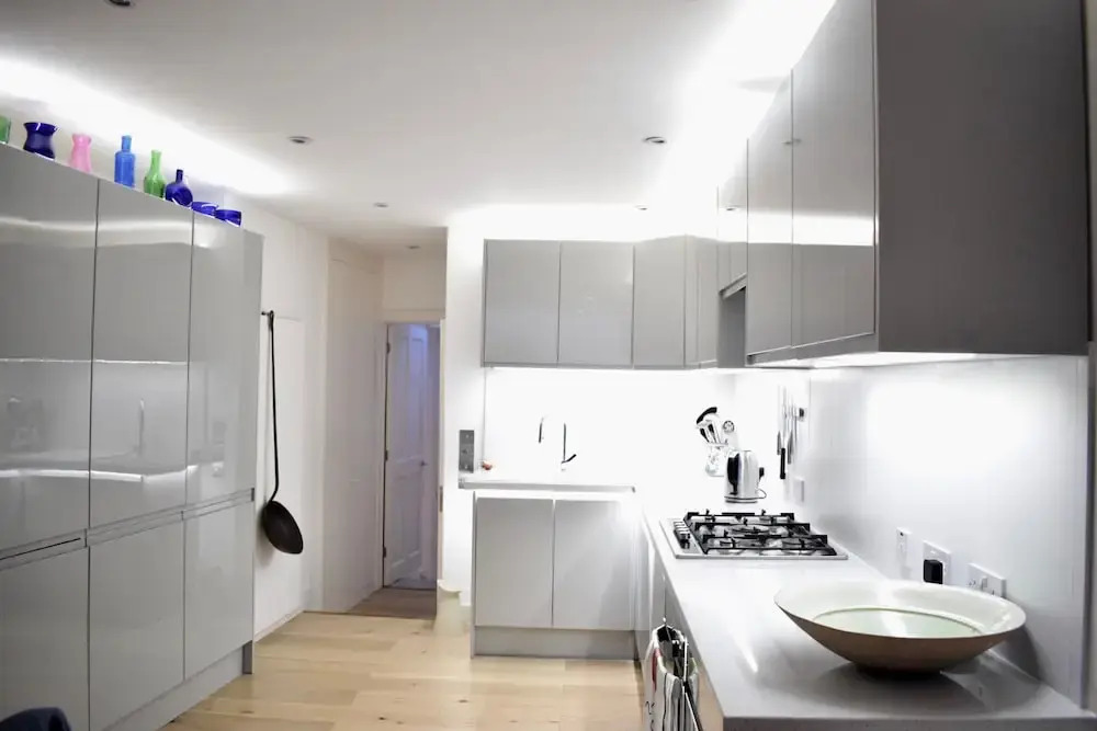 Bright 2 Bedroom Kennington Flat With Garden