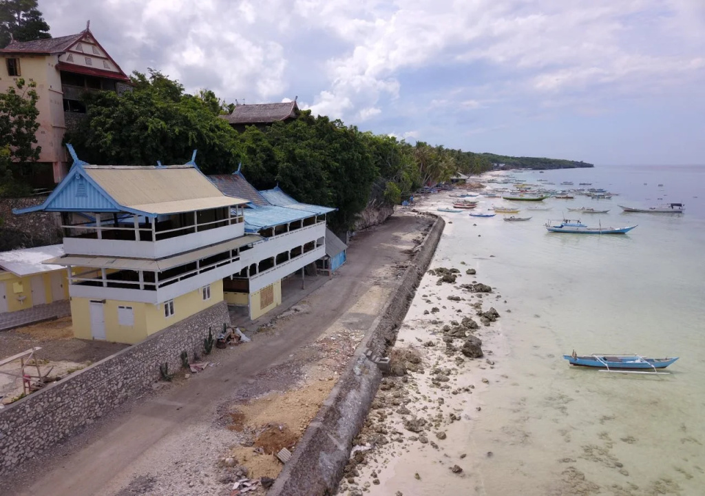 Phinisi Hostel Bira