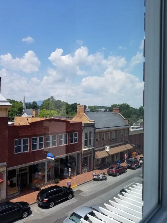 Sheridan Livery Inn & Restaurant