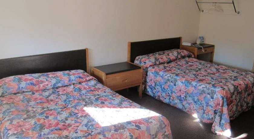 Shine Motel