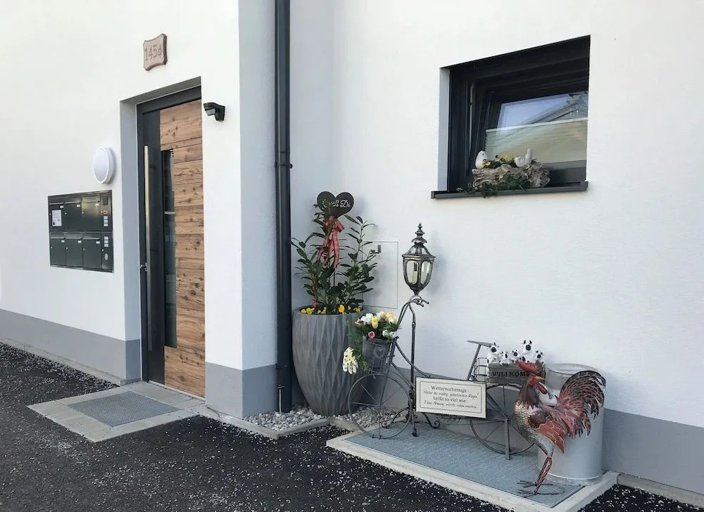 Apartment Motzenhof - Stadtnähe Salzburg - modernes Bauernhoferlebnis inklusive