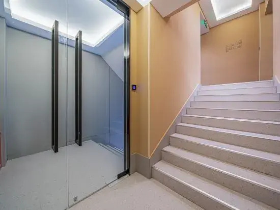 MAXACCOM Future Hotel (Shanghai Hongqiao Airport Xinzhuang, Qibao)