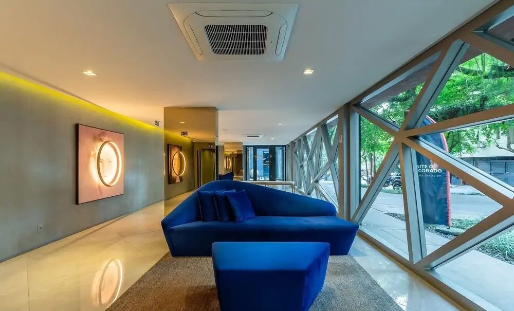 Luxury and Sophisticated Studio Apartment with Garage LBO203