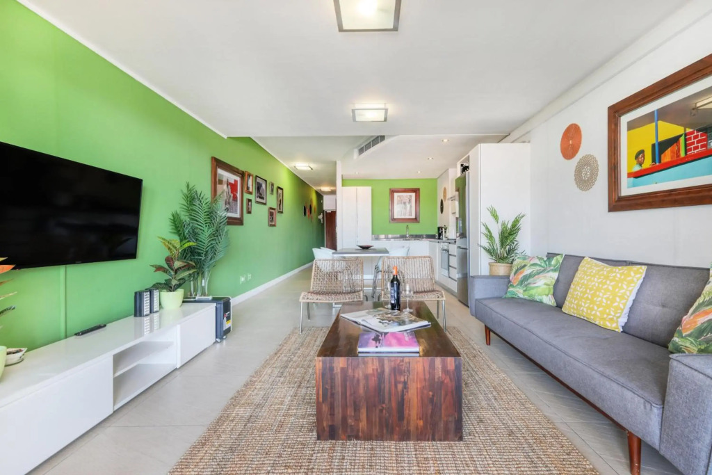 Authentic Cape Town Apartment near the Silo District