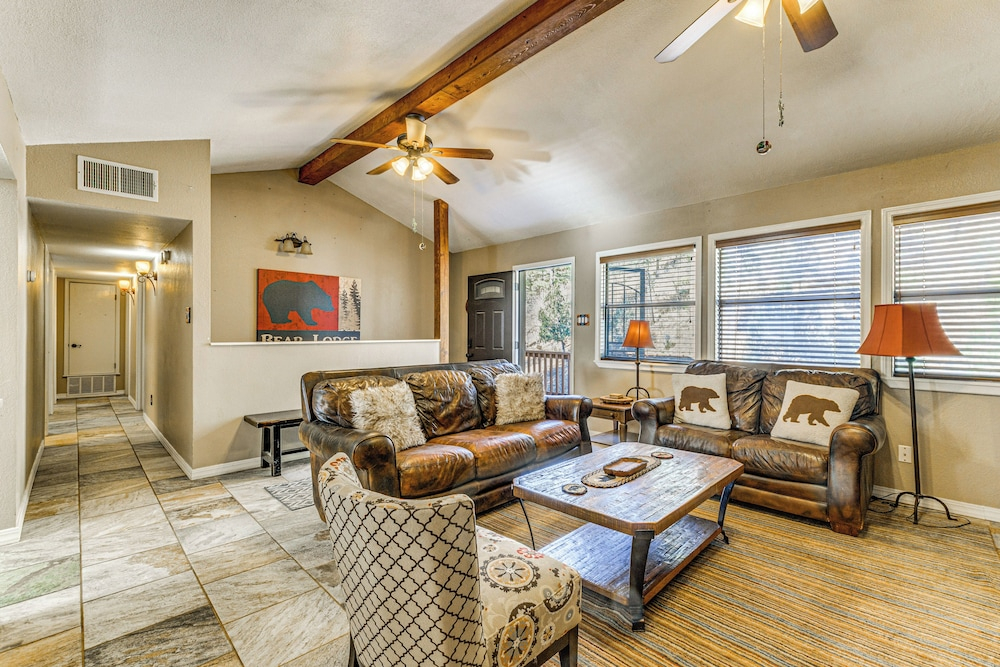 2 Mi to Midtown: Ruidoso Retreat w/ Hot Tub!