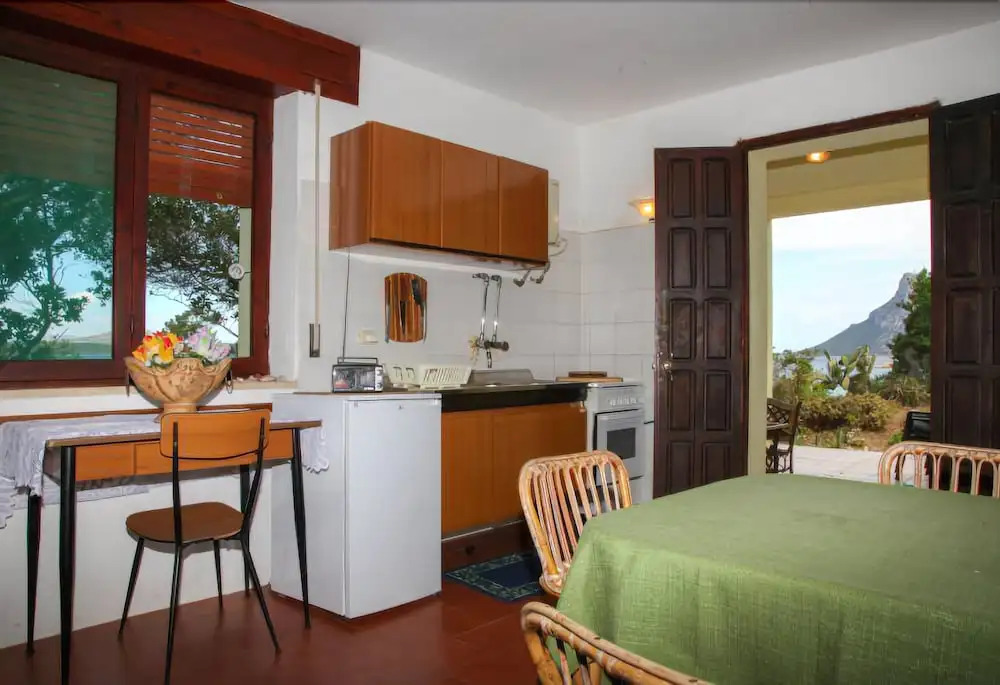 San Teodoro Monte Petrosu Apartments