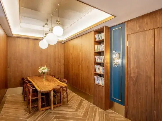 Orange Hotel (Mingdi, No. 10, Huaihai Middle Road, Shanghai)