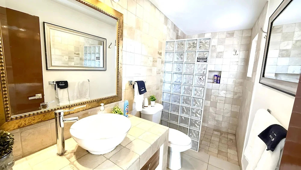Ajijic Modern 2 Bedroom -salt Pool -bikes - Patio -gym -pickleball Court - BBQ
