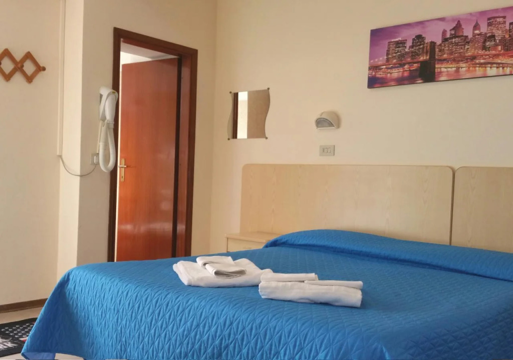 Hotel Week-End