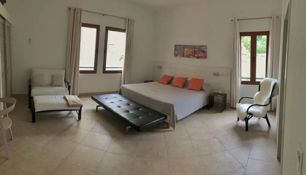 2-bed Designer Apartment Sleeps 4, Resort Pool