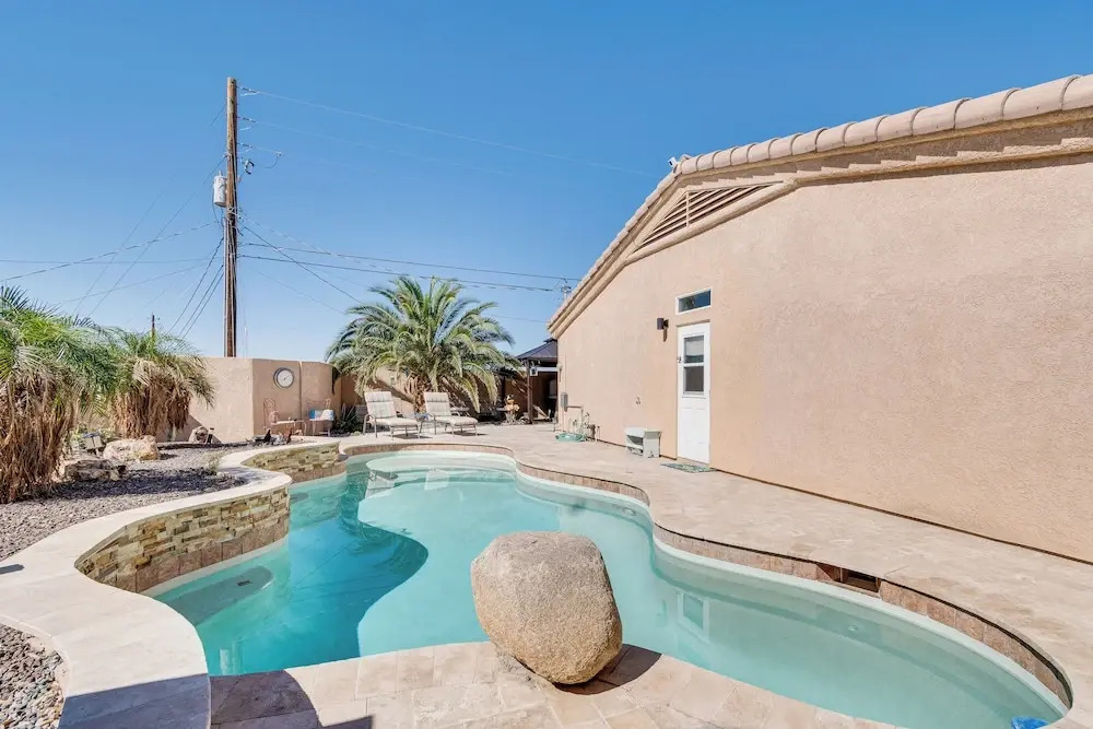 Lake Havasu City Escape: Patio, Pool + Grill!