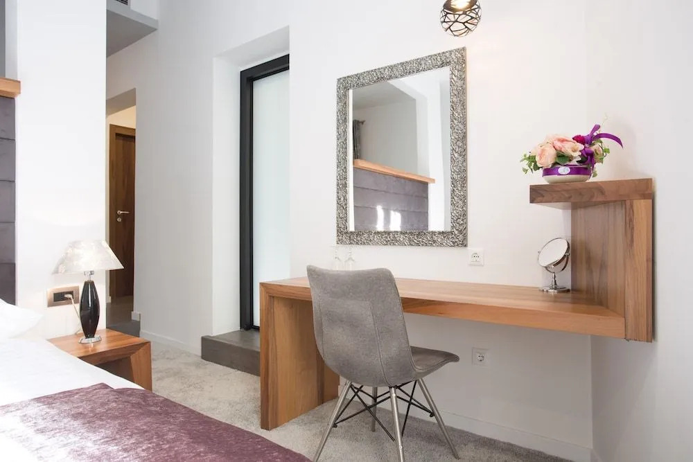 Starlight Luxury Suites