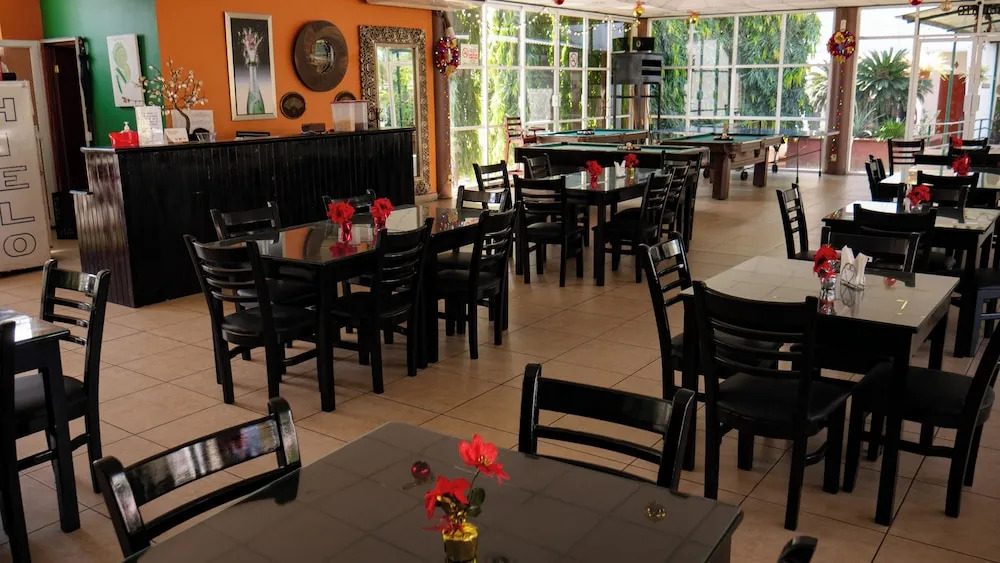 Hotel Plaza Mazari