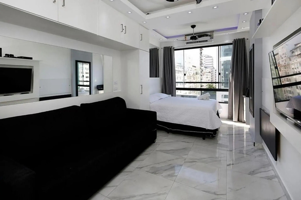 Studio moderno e de luxo com vista mar para 4 pessoas em Copa!