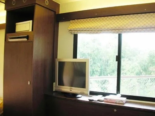 Jhuci Station Holiday Center