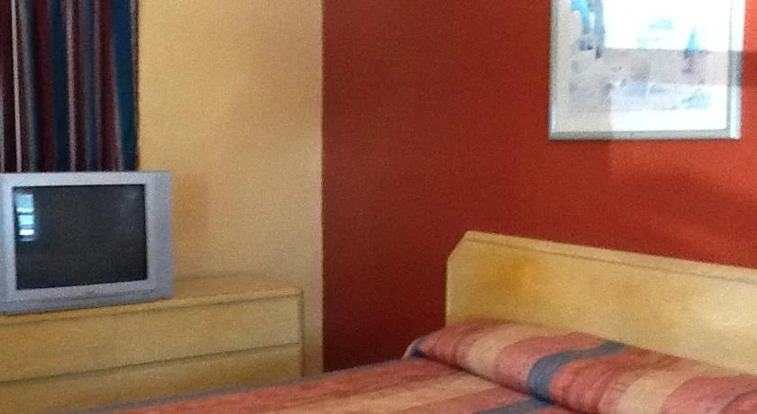 Deluxe Inn - Sarasota