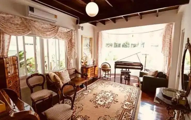 RQ Timeless Dinsor Cultural Heritage House
