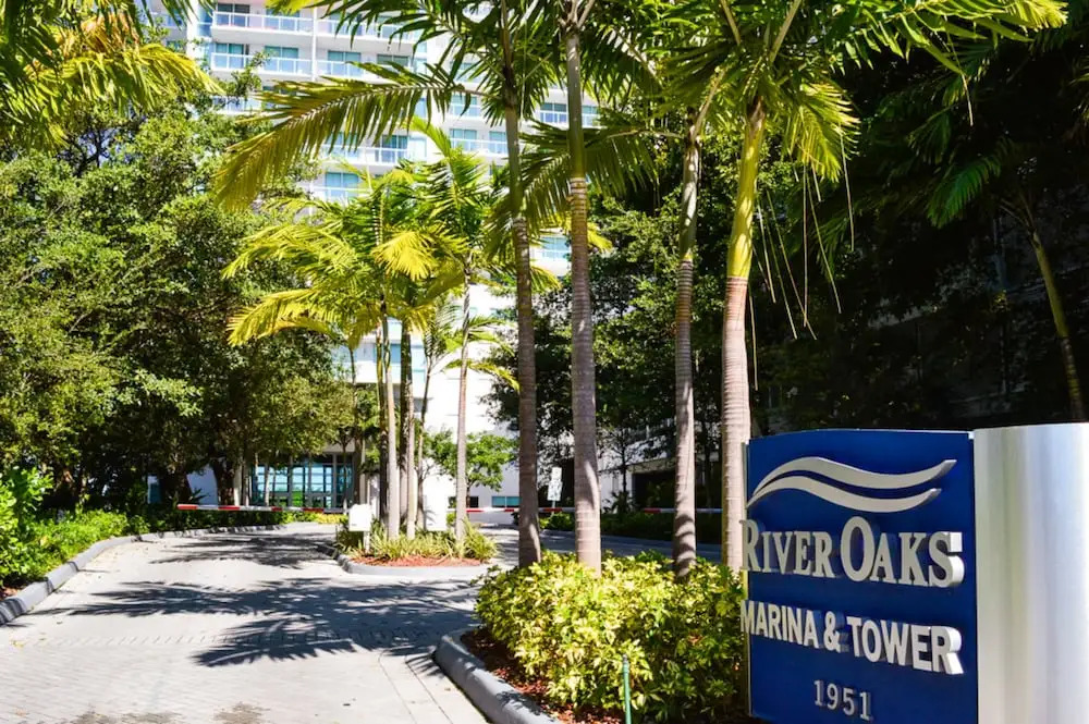 LYX Suites by the Miami River
